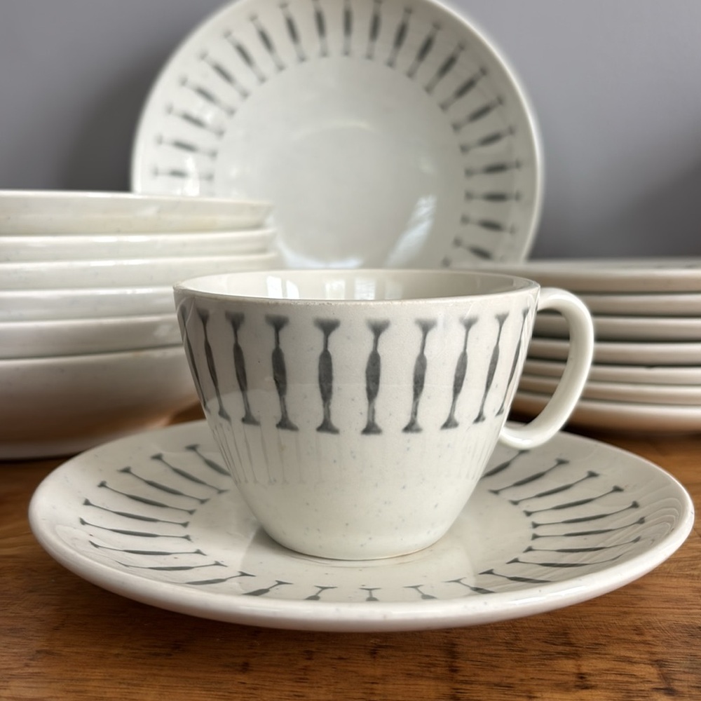 Royal China Cream Navajo Underglaze Set-of-8 Elegant Salad Cereal Bowl Tea Set - Picture 2 of 6